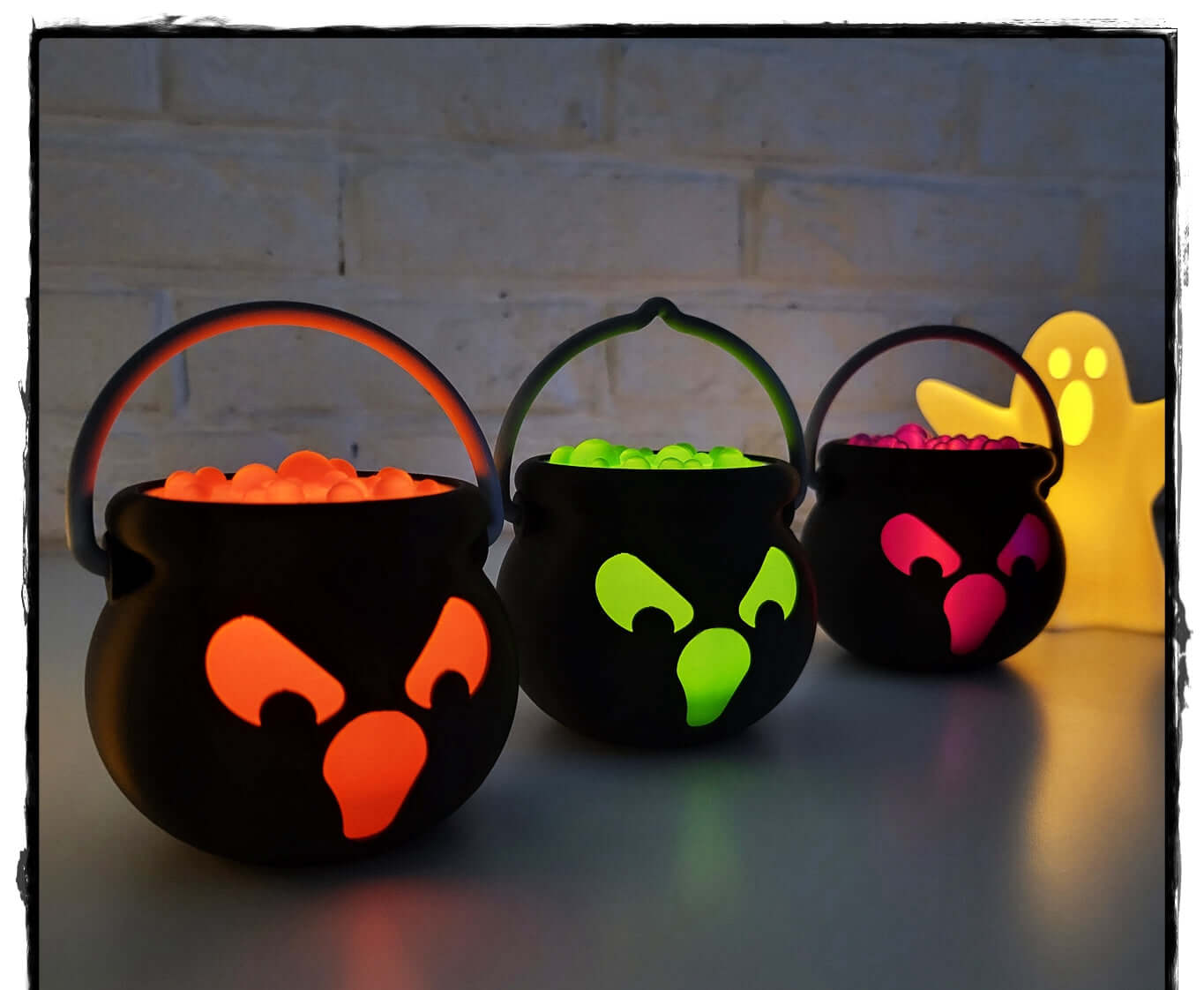 Halloween LED Cauldron Tea Light Holders – Bubbling Potion