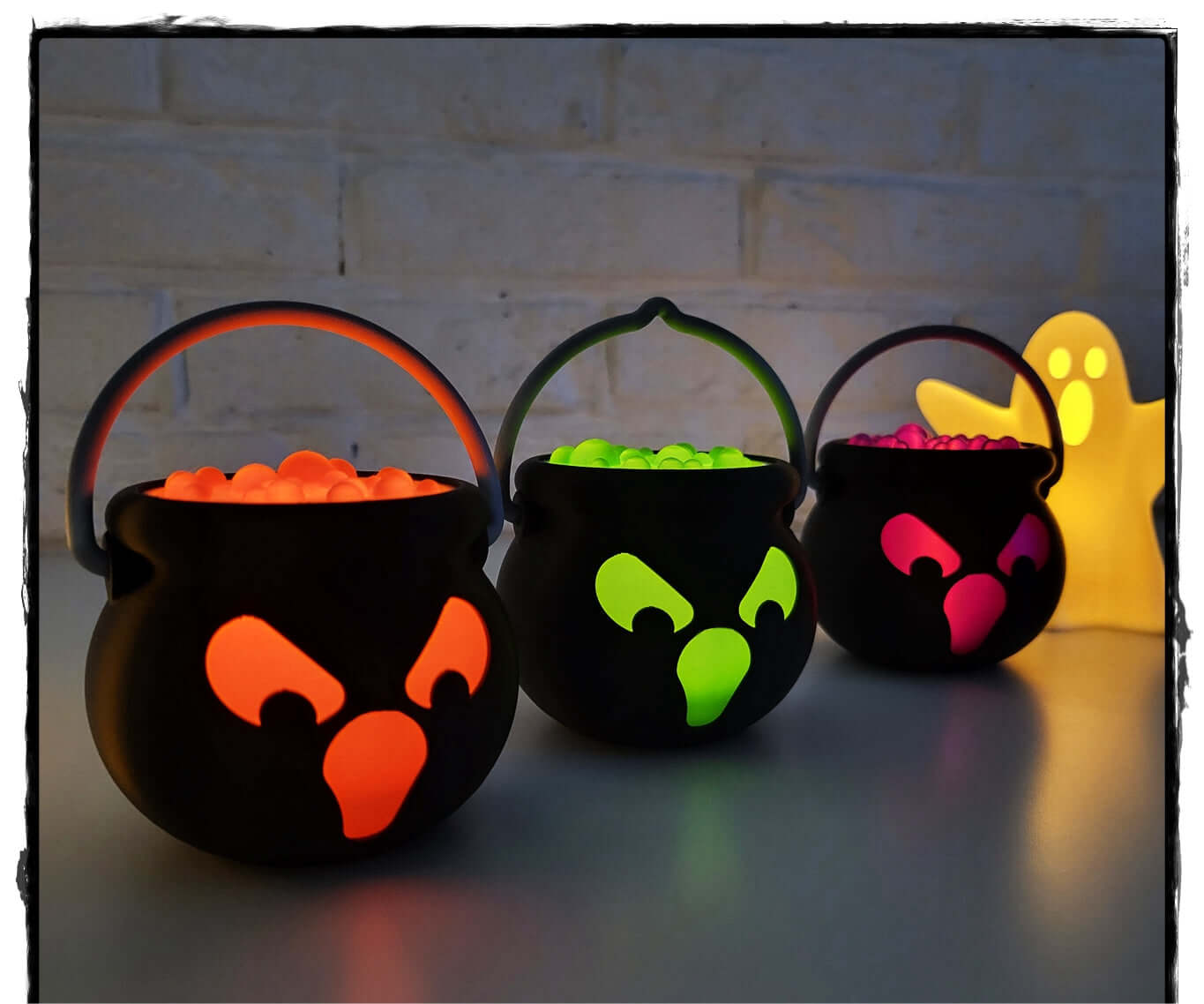 Halloween LED Cauldron Tea Light Holders – Bubbling Potion